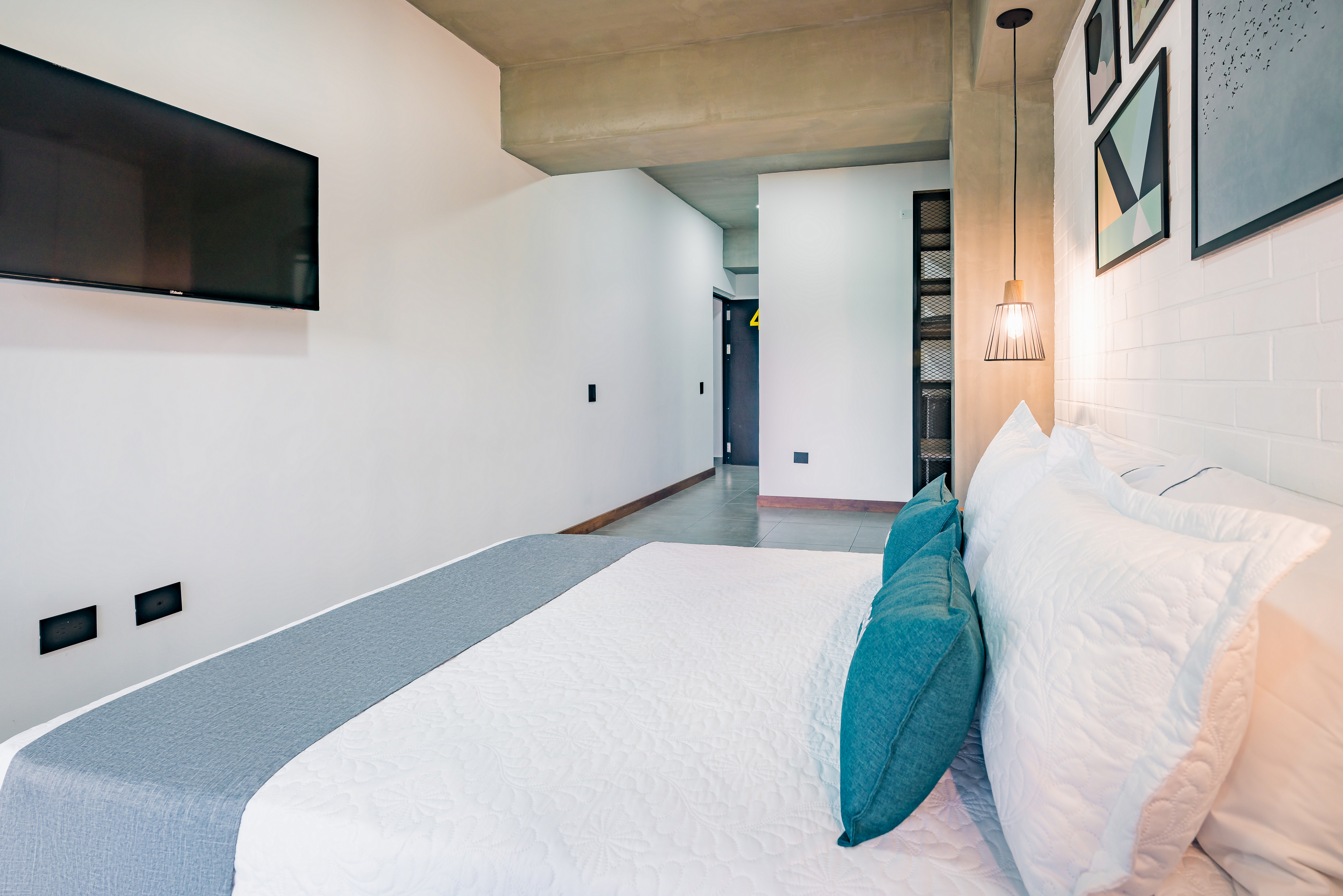 Room, Quadruple
