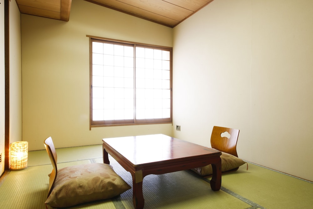 Hotel Kuramoto 9/60