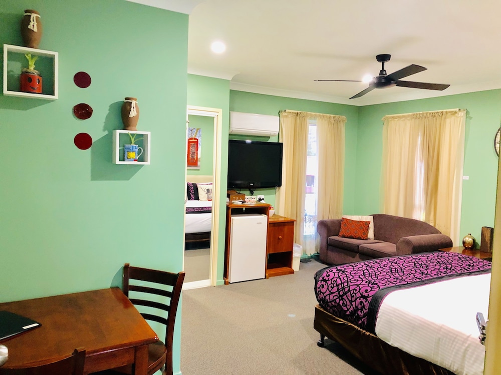 Aussie Rest Motel 48/72