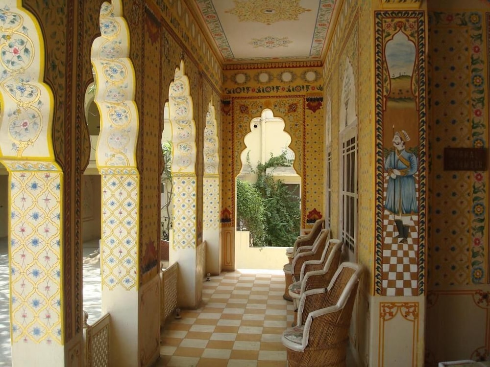 Bissau Palace 23/50