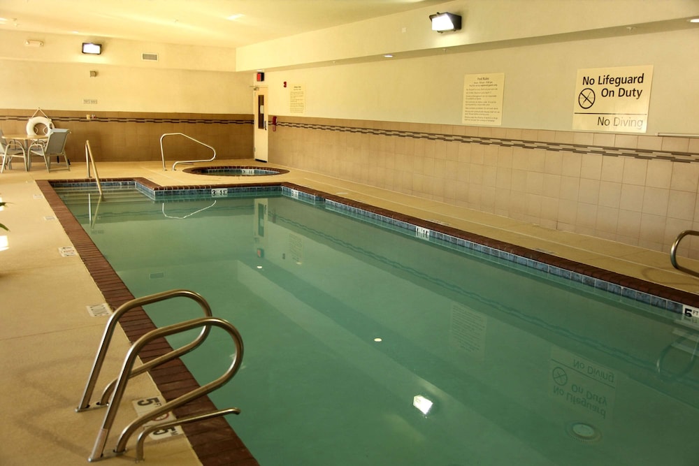 Hampton Inn And Suites Carlsbad Nm 20/37