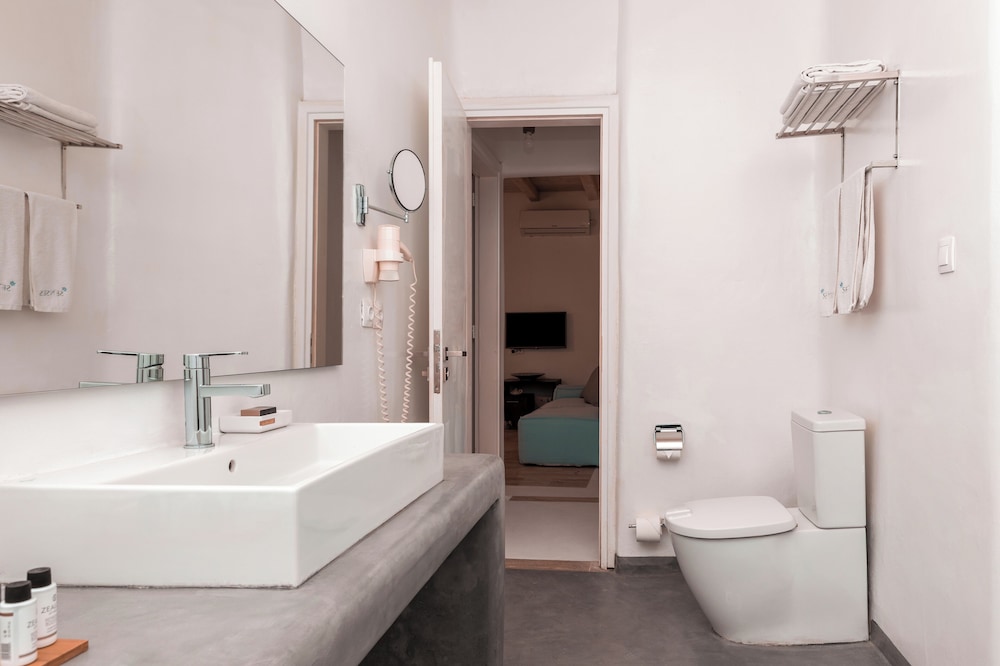 Senses Luxury Villas & Suites 72/76
