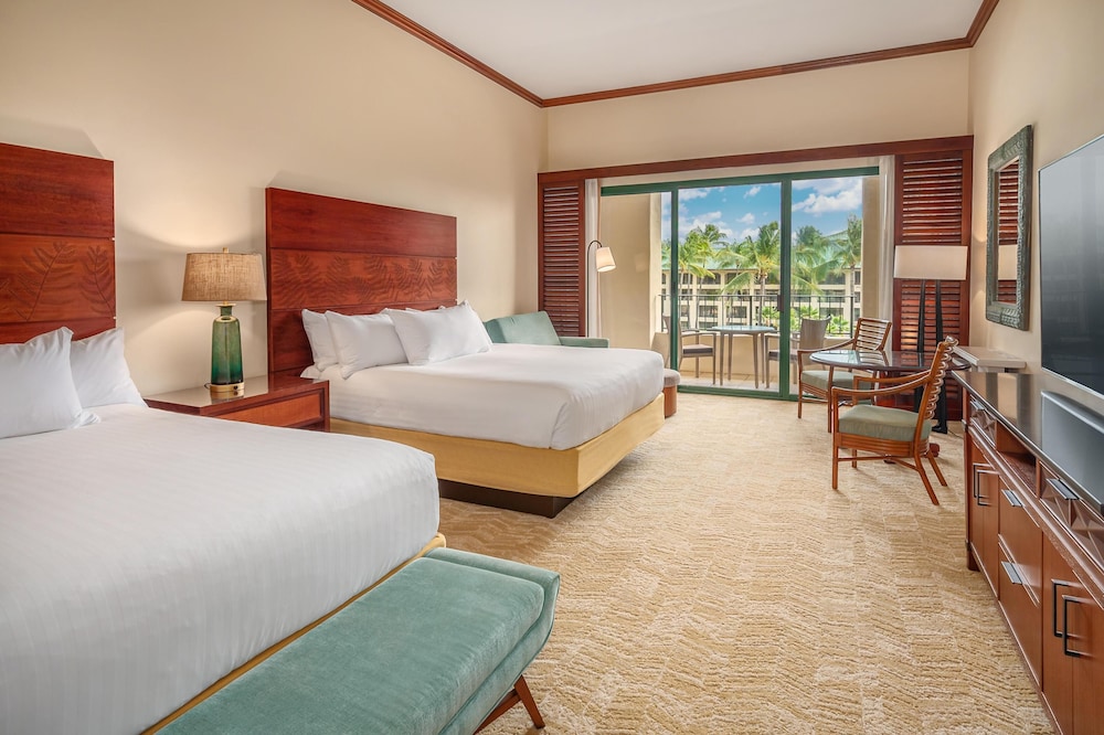 room, 2 queen beds, resort view