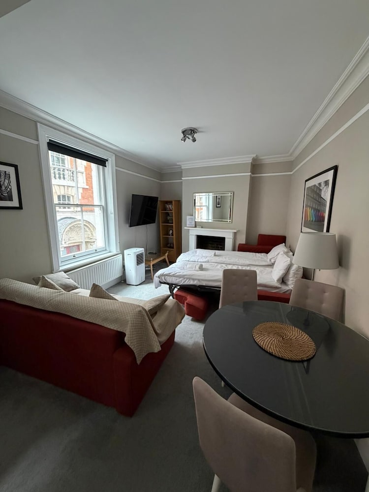 The Fielding Hotel 52/74