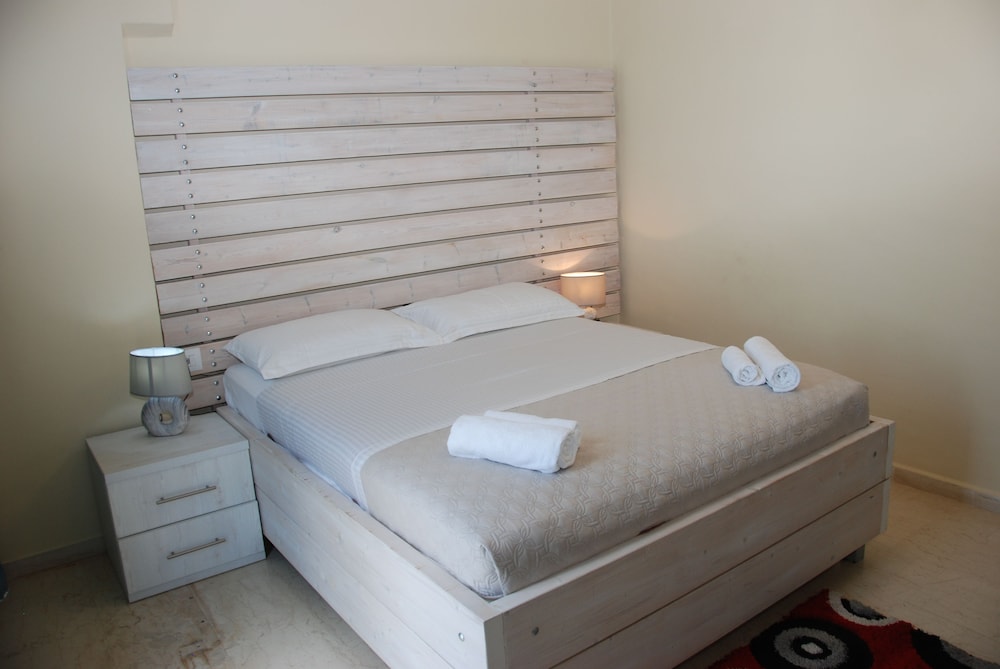 Hotel Saranda 34/79