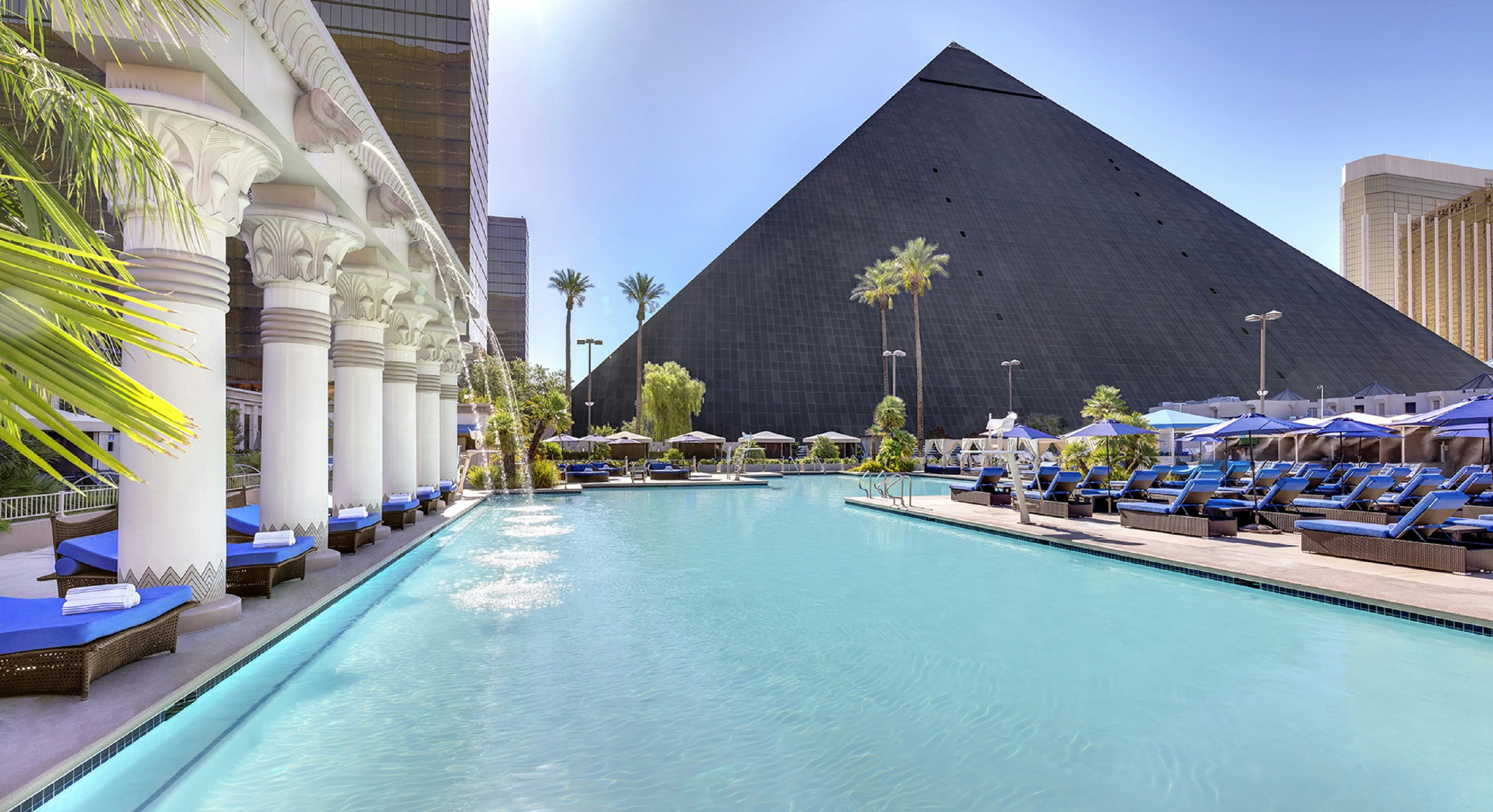 Luxor Hotel and Casino 68/73