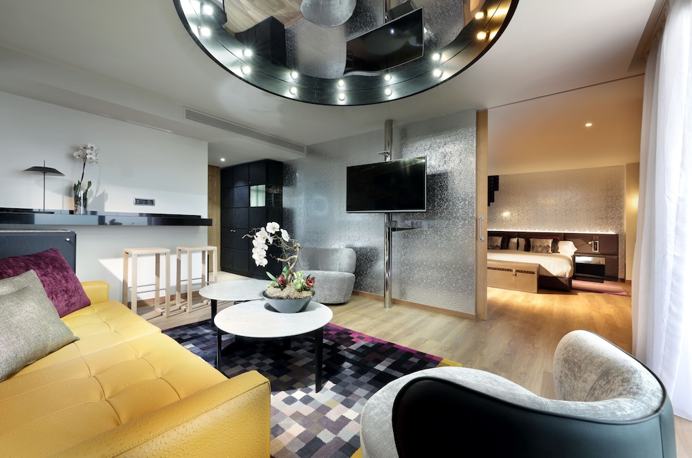 Hard Rock Hotel Tenerife 45/82