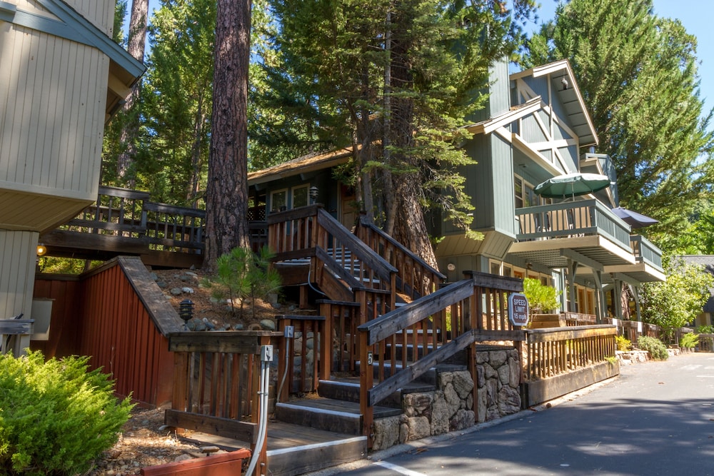 Mountain Retreat Resort 38/51
