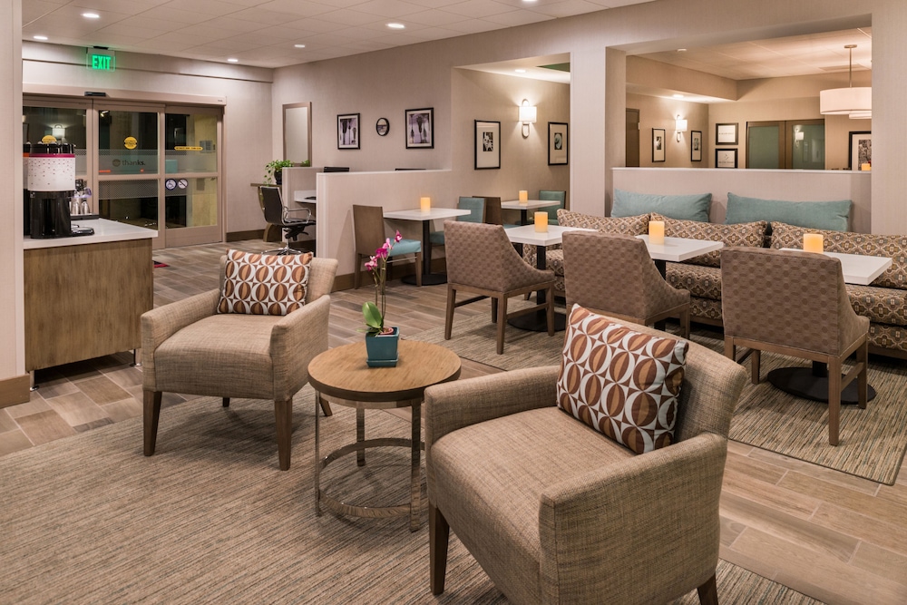 Hampton Inn Channel Islands Harbor 33/65