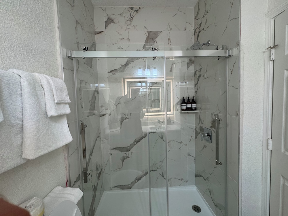 Athens Hotel Suites 69/69
