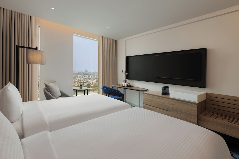 DELUXE, TWIN BEDS