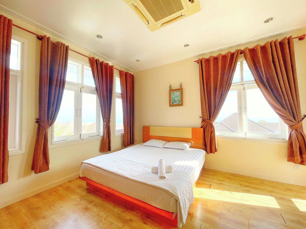 Sea Links Beach Villa 16/67