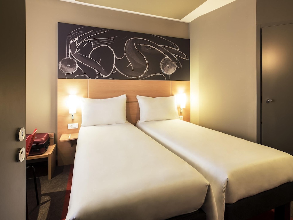 Ibis Yerevan Center 26/67