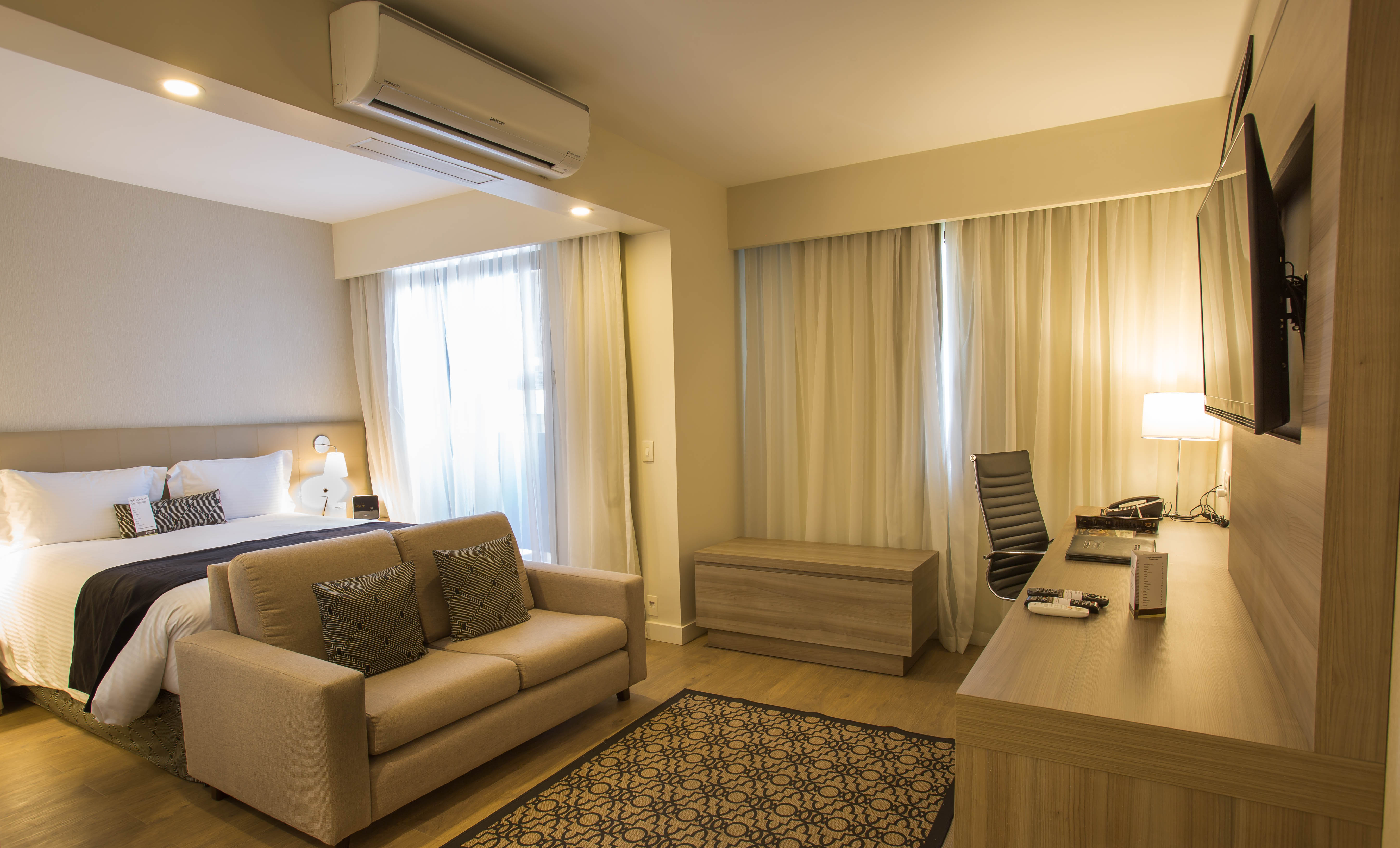 Deluxe, Double Bed