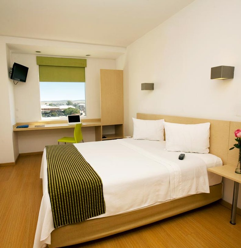 Superior, Queen Bed