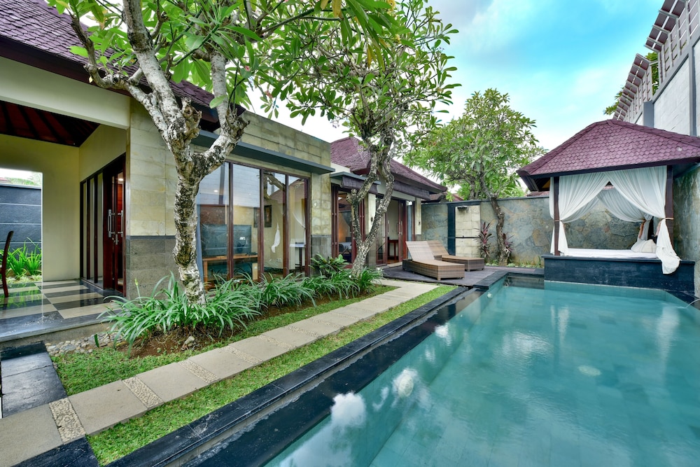 The Khayangan Dreams Seminyak 36/50