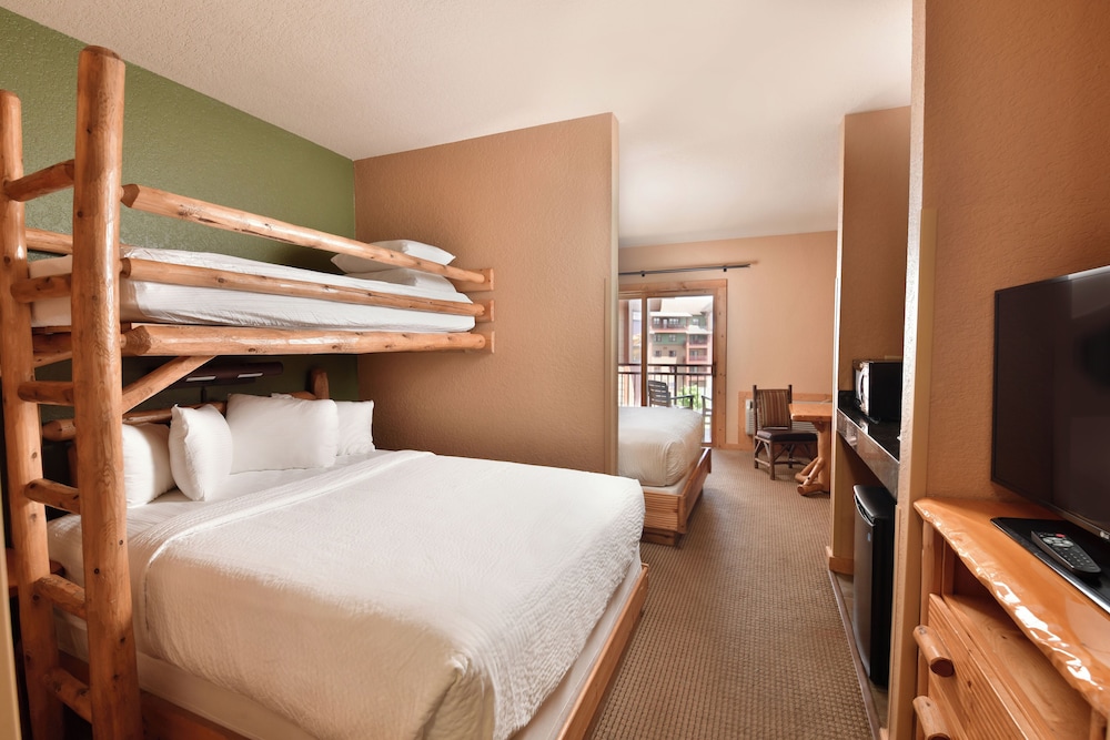 Wilderness at the Smokies - Stone Hill Lodge 8/44