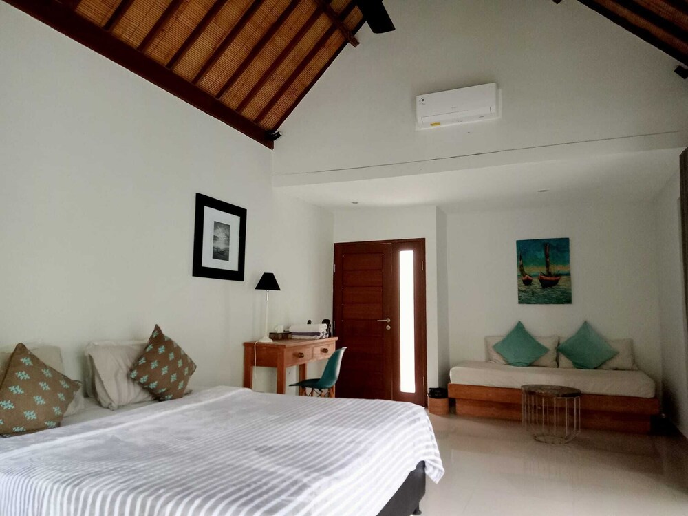 DELUXE, KING BED, GARDEN VIEW