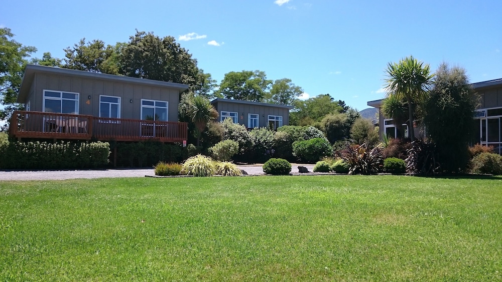 Taupo Debretts Spa Resort 48/50
