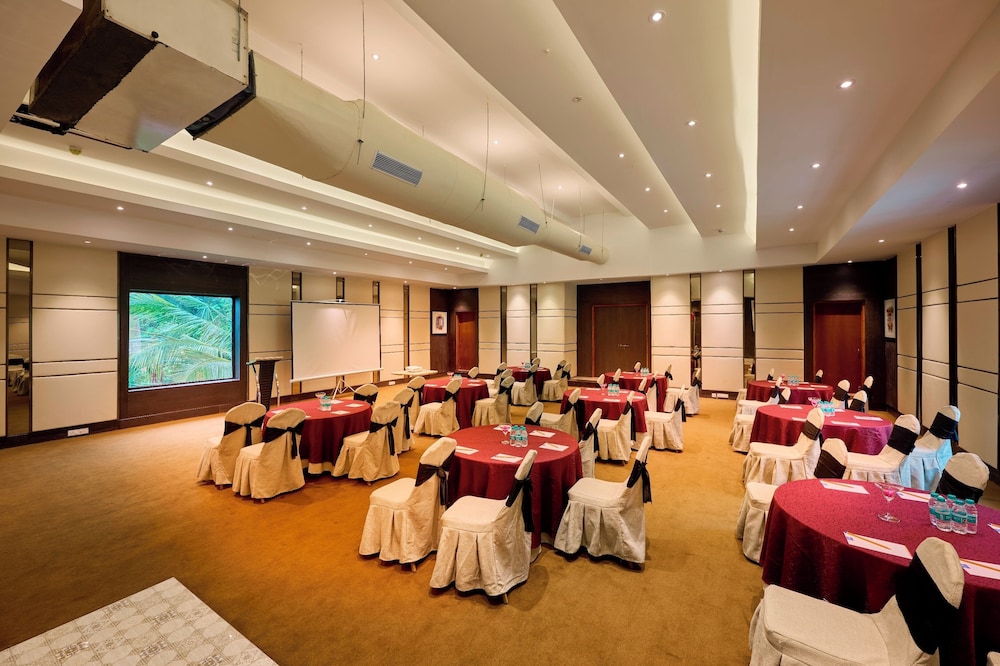 Sea Breeze Sarovar Portico Varca Goa 27/36