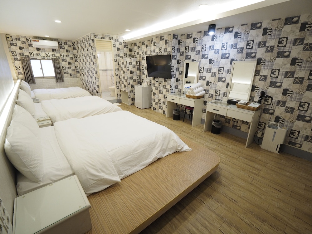 HeYue Hotel 20/55