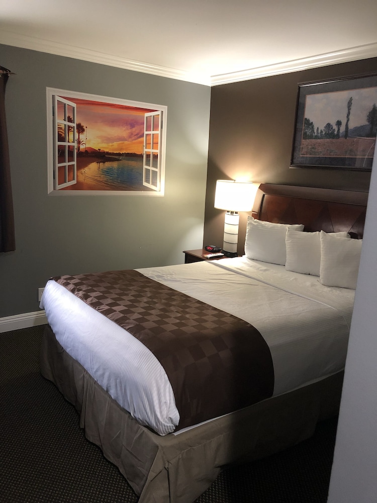 Knights Inn Downtown Los Angeles 13/57