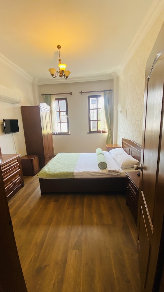 SUPERIOR, DOUBLE BED