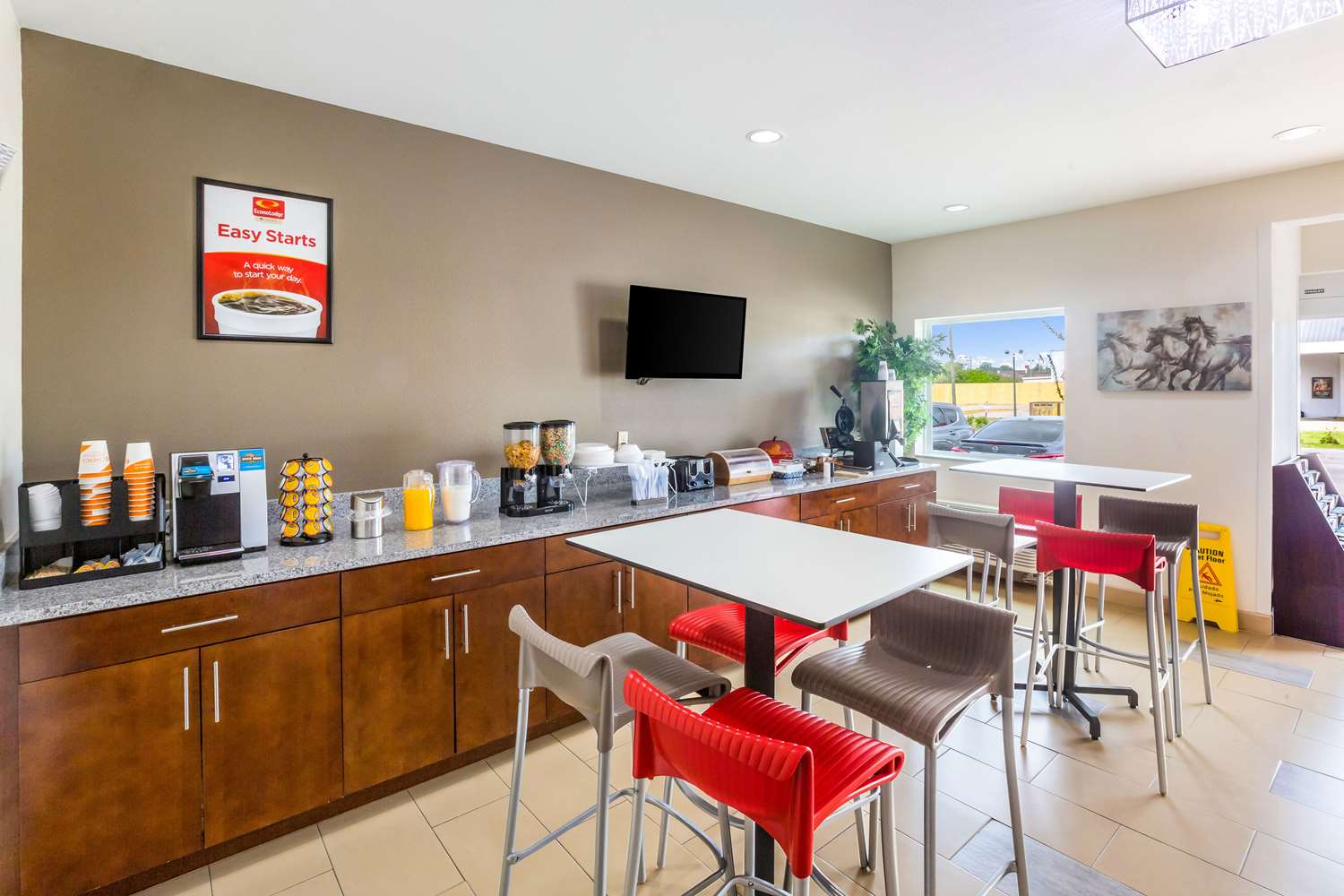 Econo Lodge Baton Rouge University Area 18/23