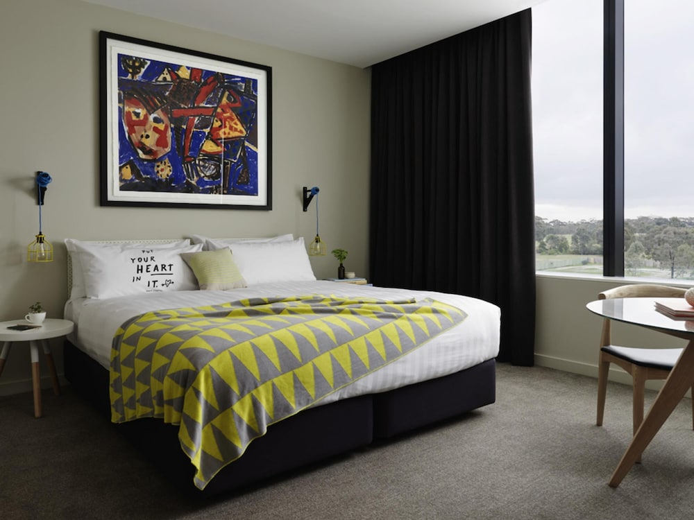 LARWILL, KING BED, PARK VIEW