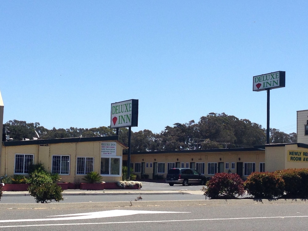 Deluxe Inn 6/50