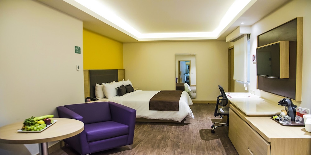 Hotel Plaza Poblana 34/67
