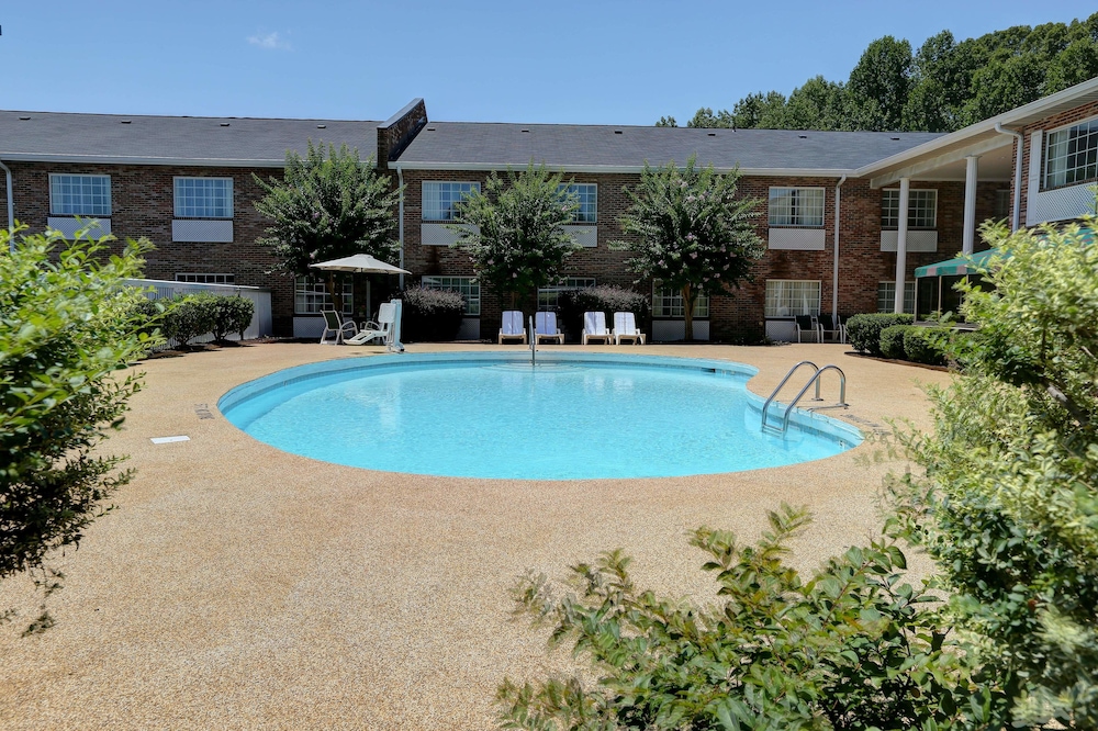 Country Inn & Suites by Radisson, Charlotte I-85 Airport, NC 45/47