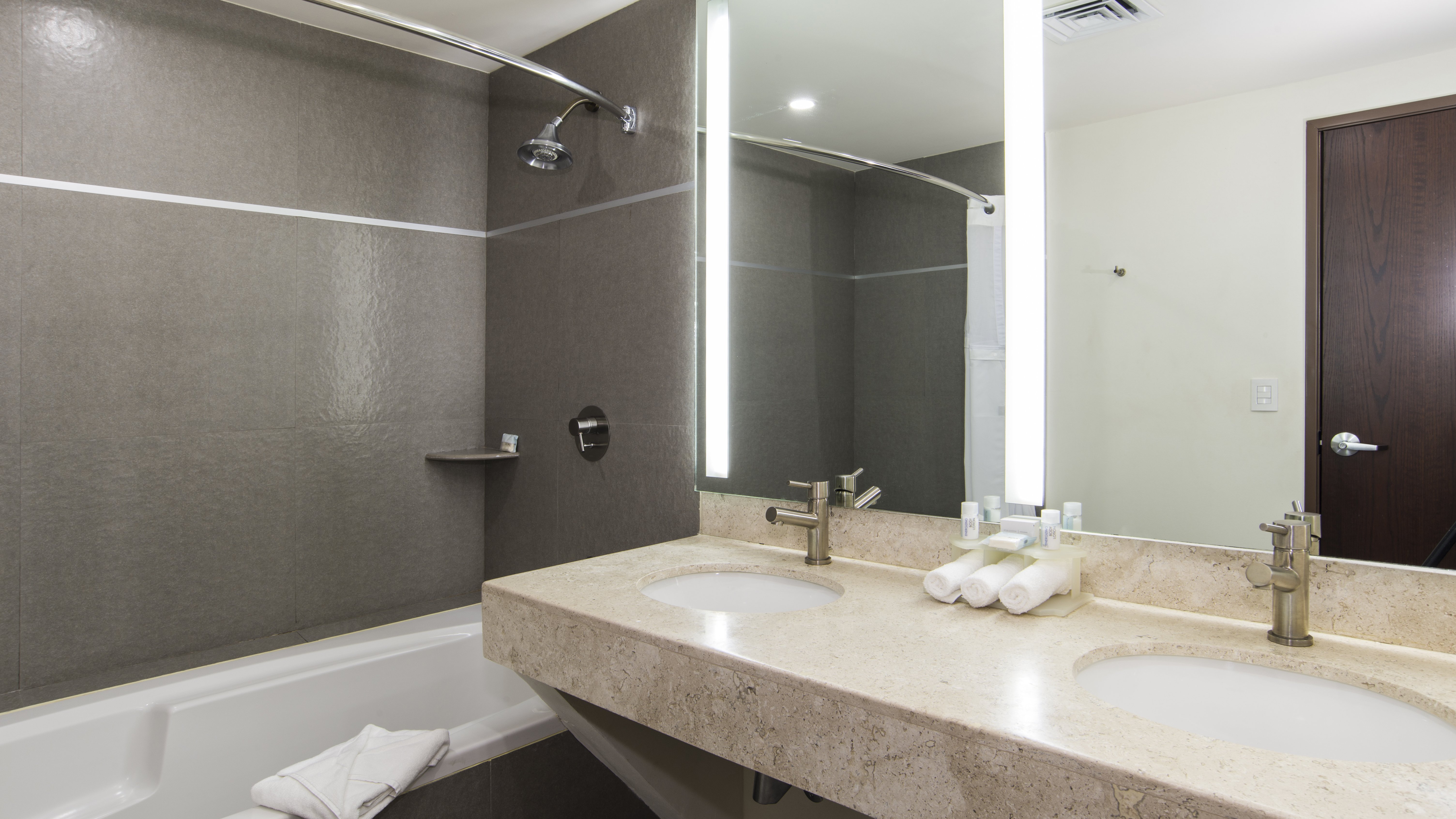 Holiday Inn Express Culiacan 50/50