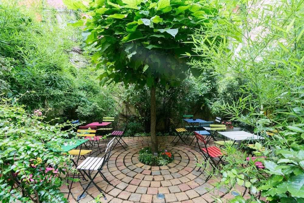 Les Patios Du Marais 68/81