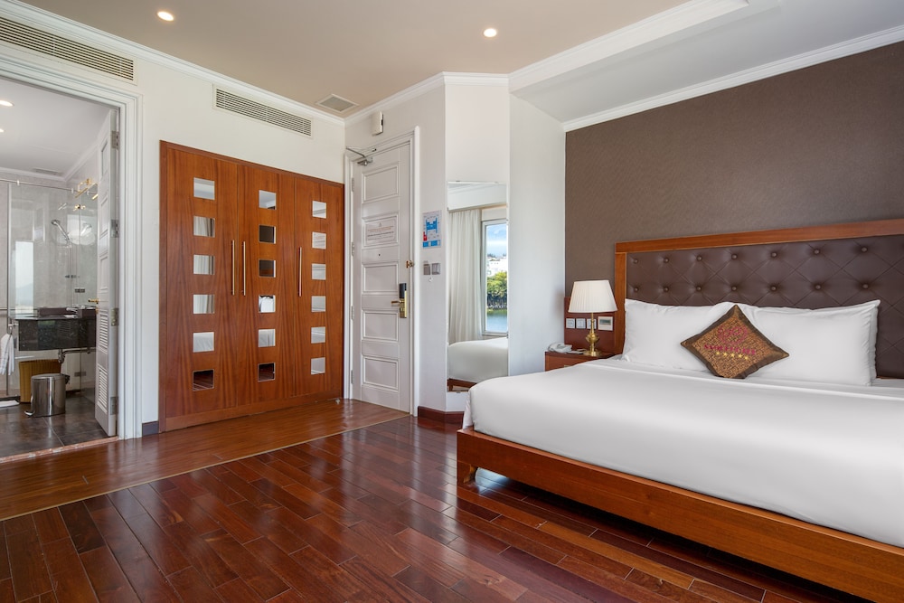 Samdi Hotel 24/75