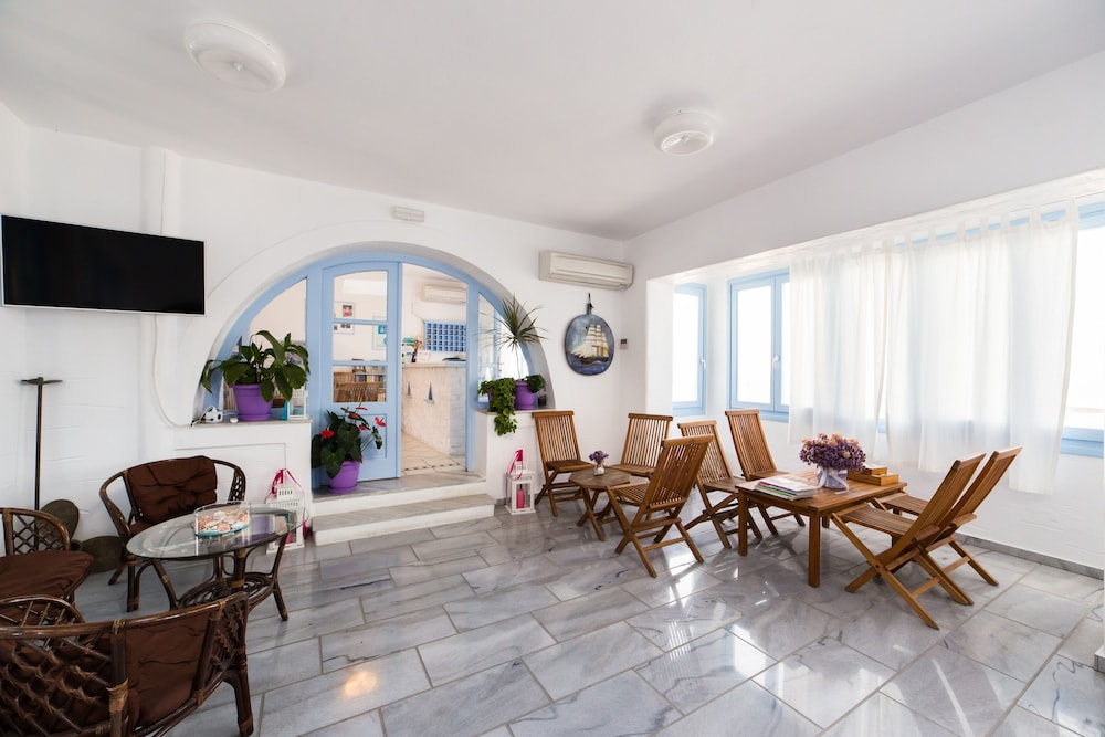 Stratos Apartments and Studios 27/45