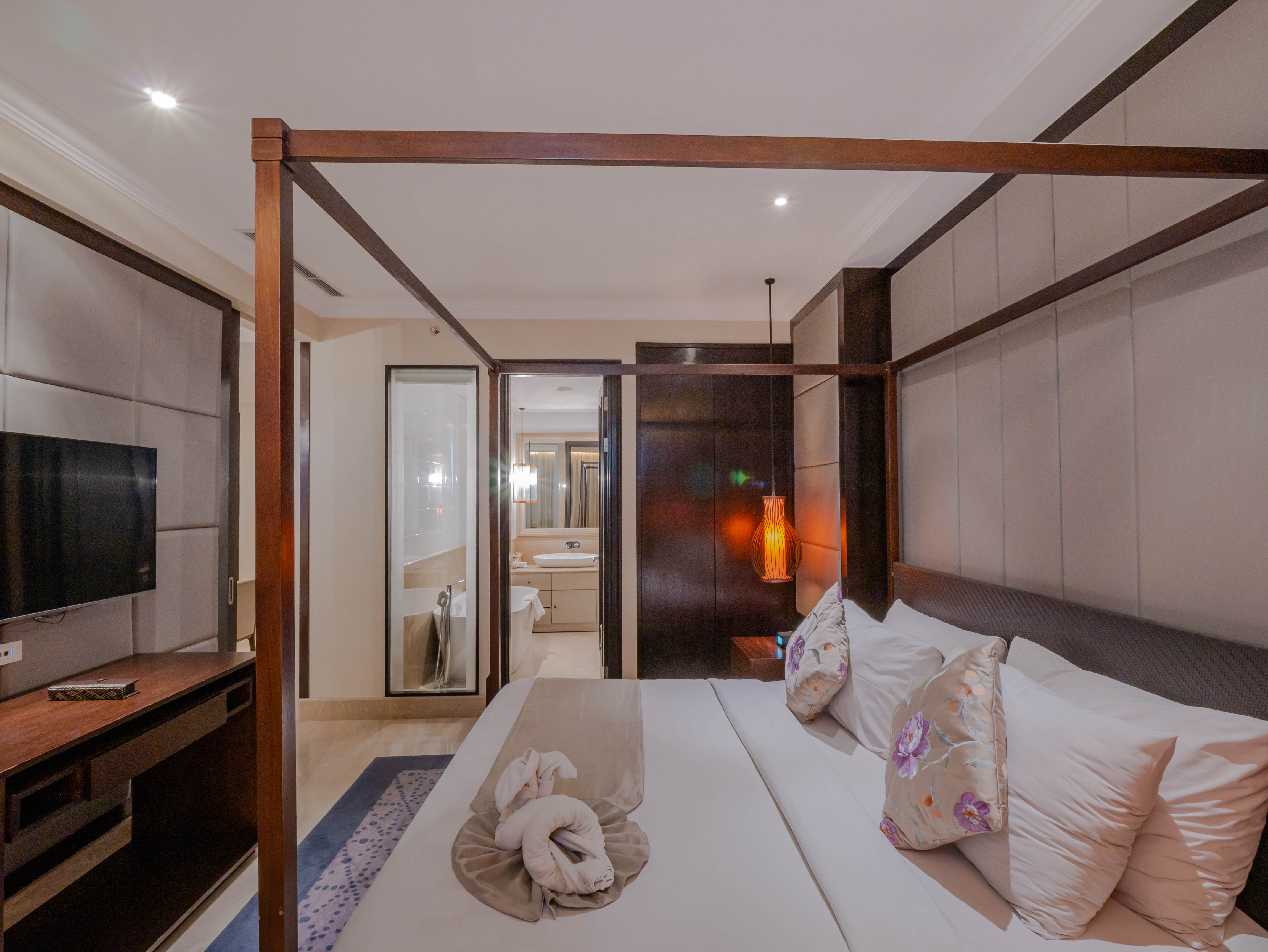 Jambuluwuk, Suite