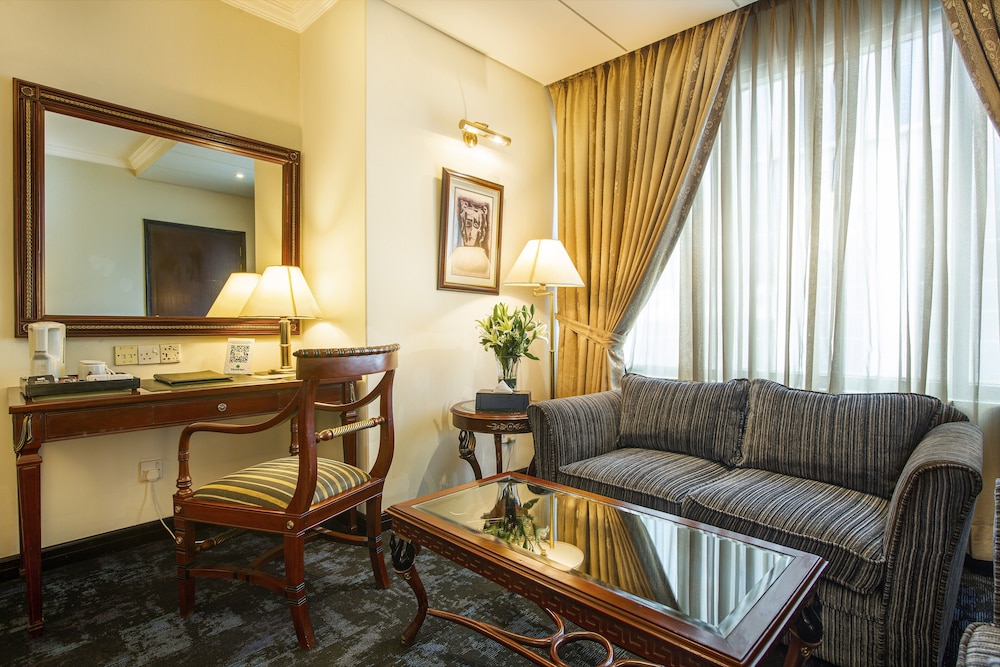 Hotel Sarina 56/77