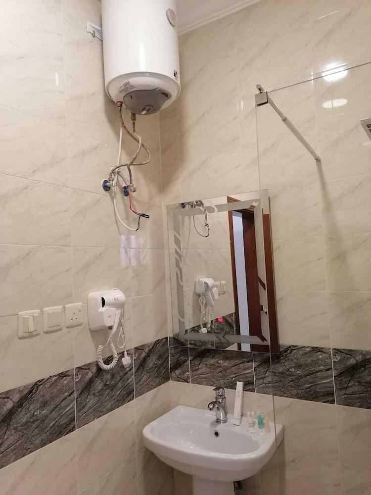 ايوان الاندلسية(Iwan AlAndalusia hotel suites Alrehab) 27/30