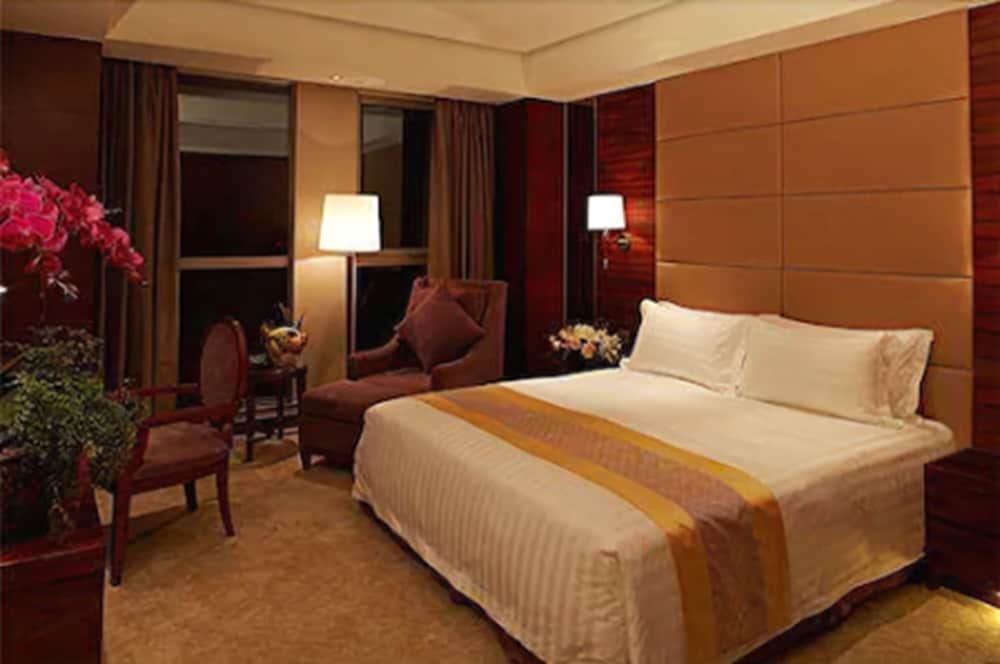 Regal Jinfeng 11/56