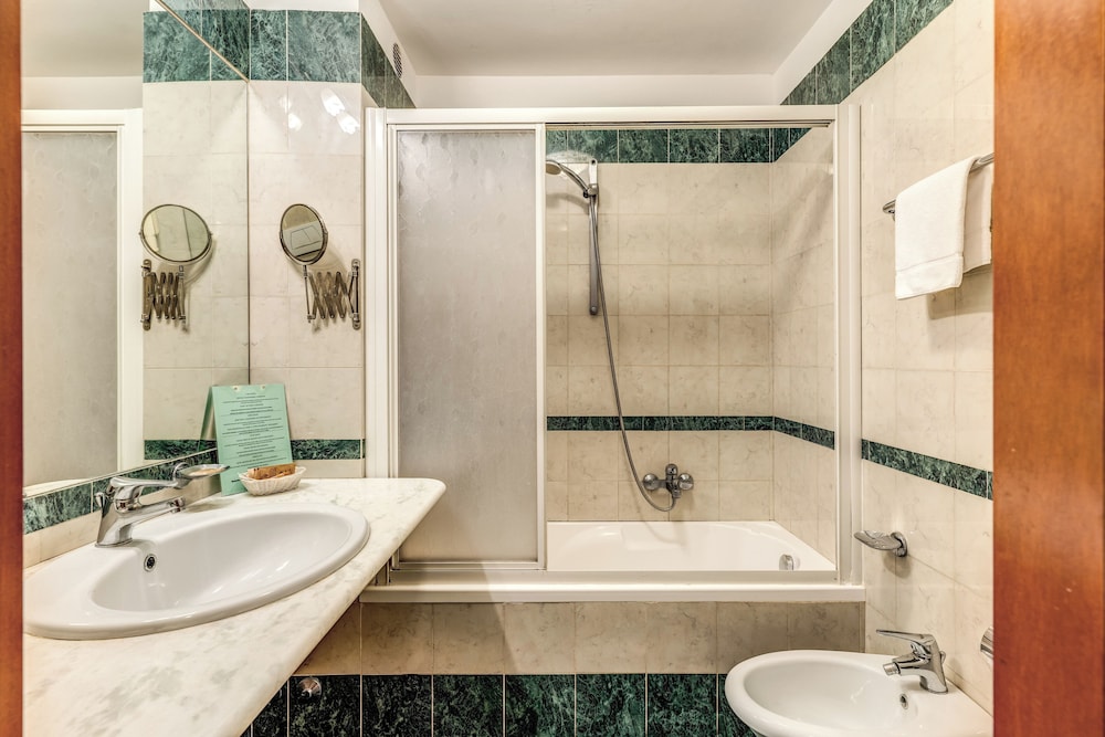 Orlanda Hotel 44/50