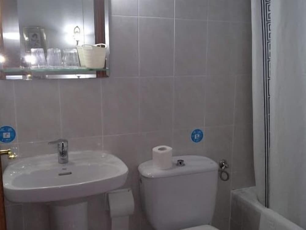 Hostal Esmeralda 35/36