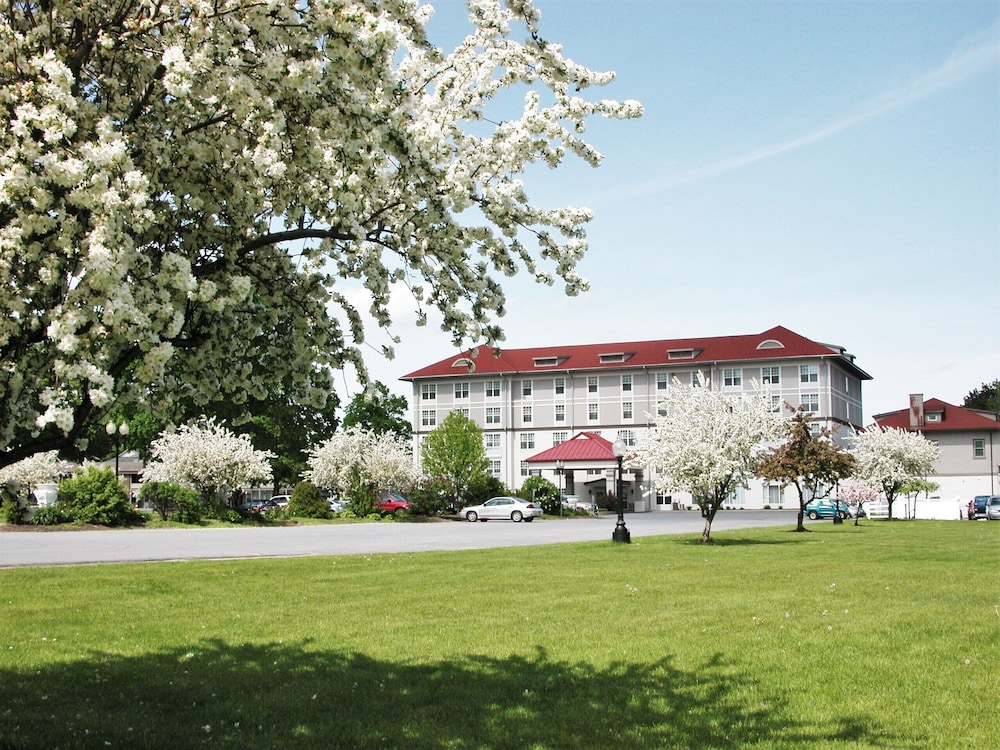 Fort William Henry Hotel and Conference Center 5/67