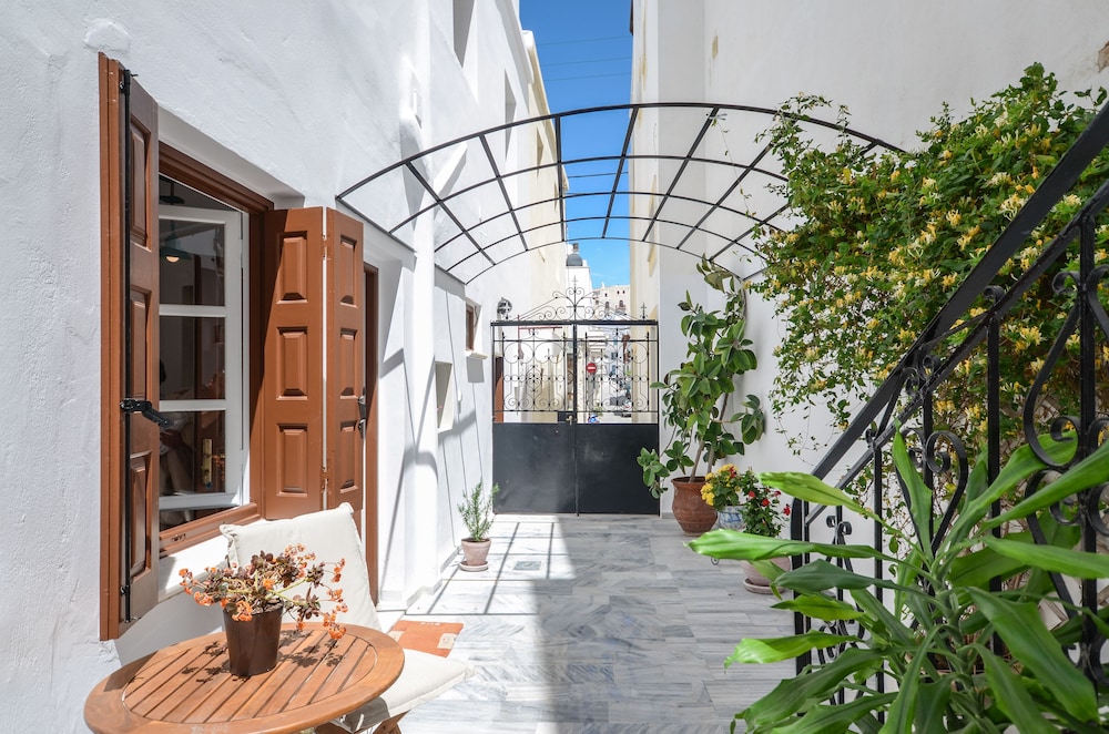 Naxos Center Houses 45/50