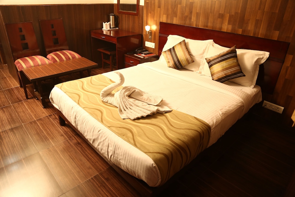 Hotel Krishna Sagar(Raj Nagar) 22/62