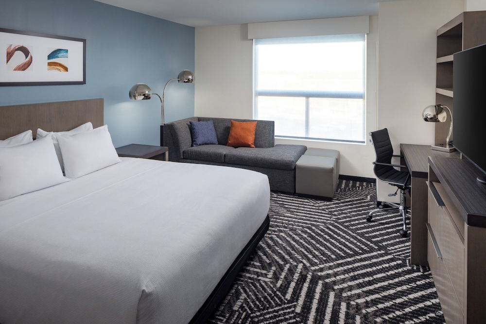 Room, King Bed, Den