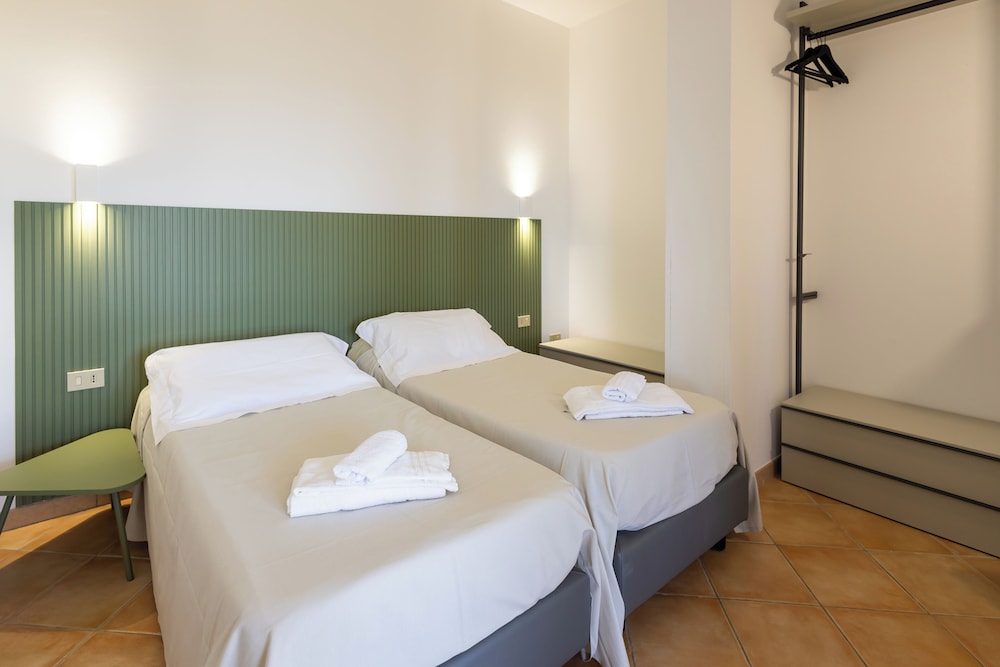 2 BEDROOMS, APARTMENT, SEA VIEW