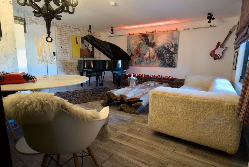 Snow Lodge Boutique Hotel 50/70
