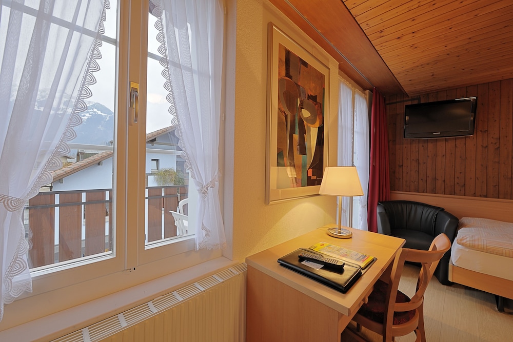 Rossli Hotel 32/64