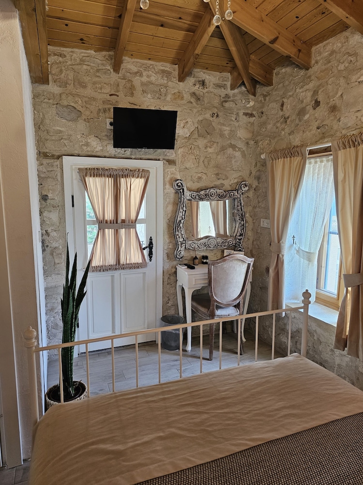 Kugu Urla Otel 37/50
